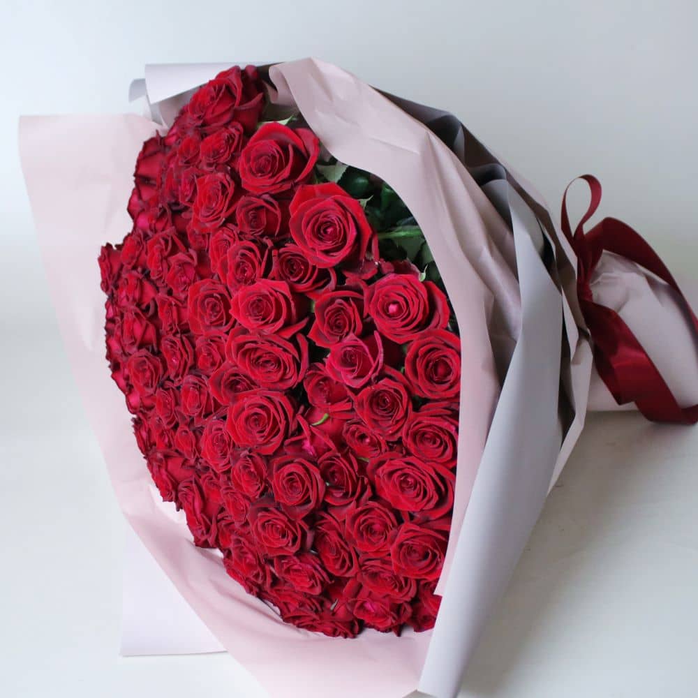 108本の赤バラお花いっぱいプレゼント